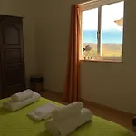Carrapateira Lodge بيت ضيافة كاراباتيرا