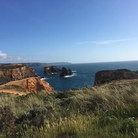 ゲストハウス Carrapateira Lodge