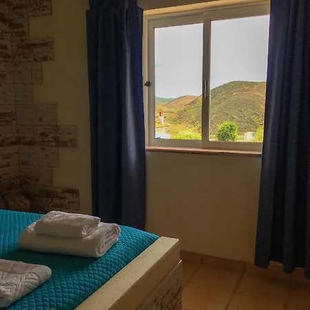 Carrapateira Lodge *