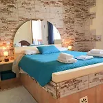Carrapateira Lodge *