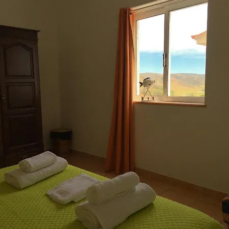 Carrapateira Lodge بيت ضيافة كاراباتيرا